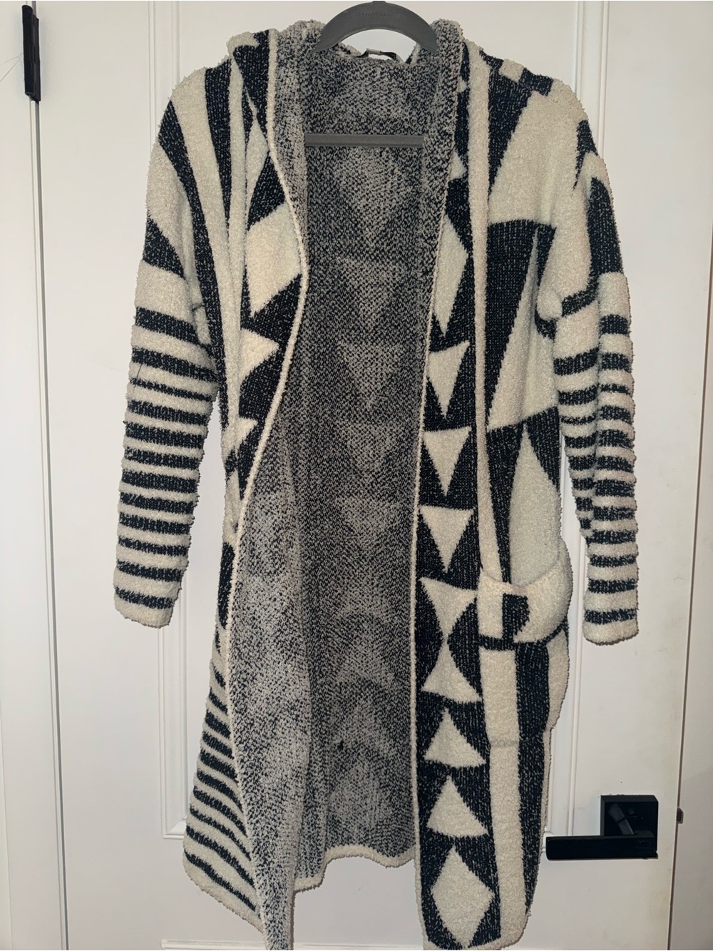 DAVI & DANI Navy and White Geometric Hooded Cardigan